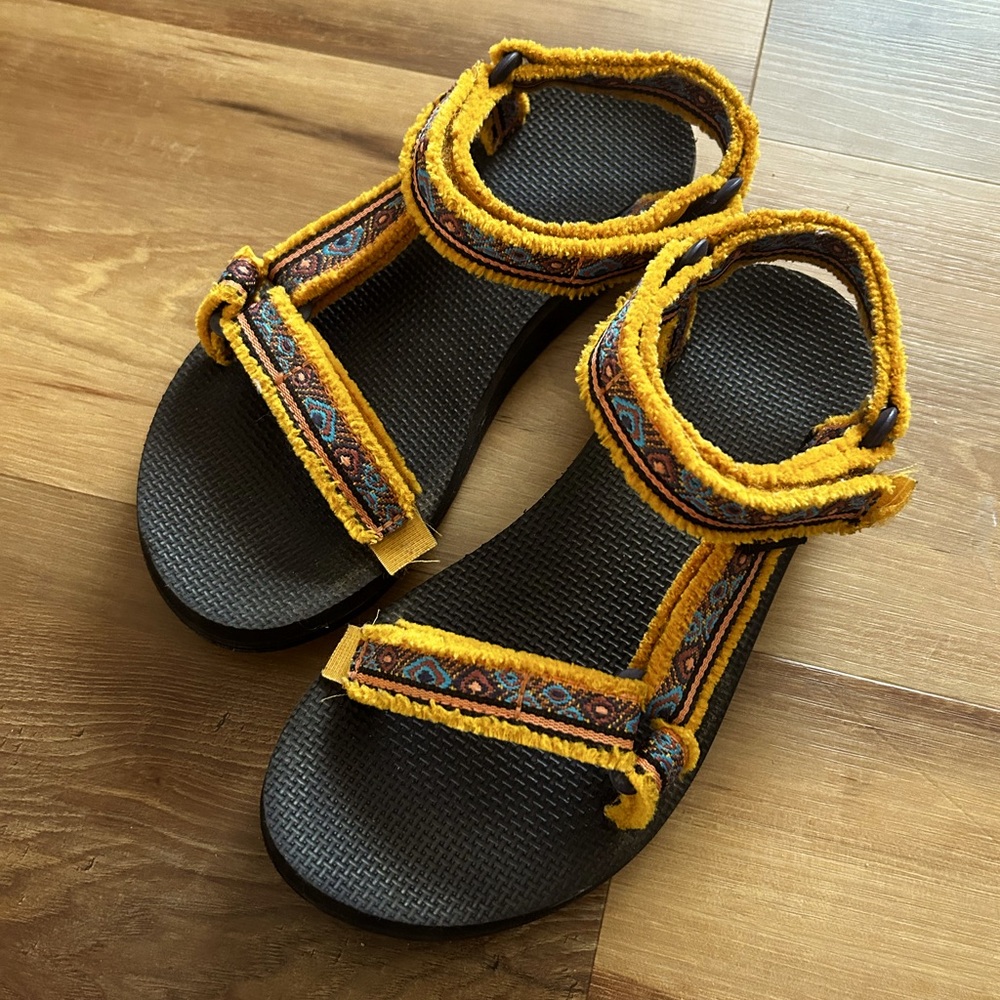 Teva Maressa Original Universal Sandals, Size 5